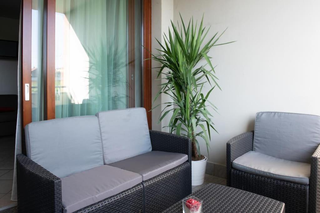 Bella Ciao Airport Apartment เซริอาเต ภายนอก รูปภาพ