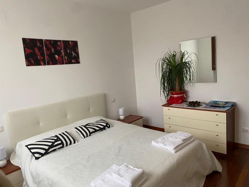 Bella Ciao Airport Apartment เซริอาเต ภายนอก รูปภาพ